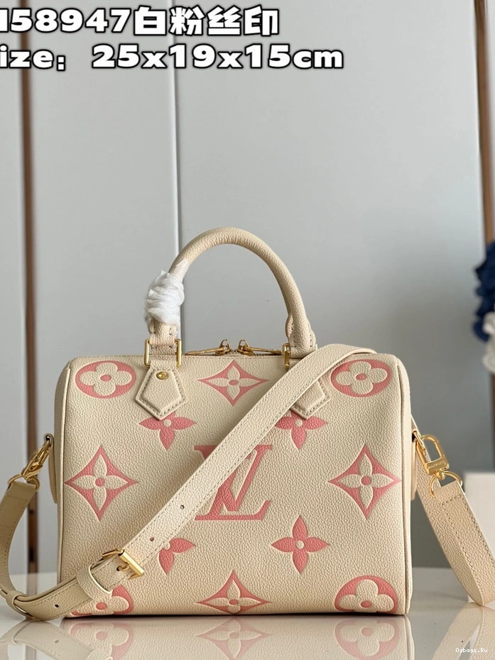 25 LOUIS VUITTON SPEEDY BANDOULIÈRE 0511